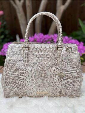 NWT Brahmin Small Finley Pristine Melbourne Purse